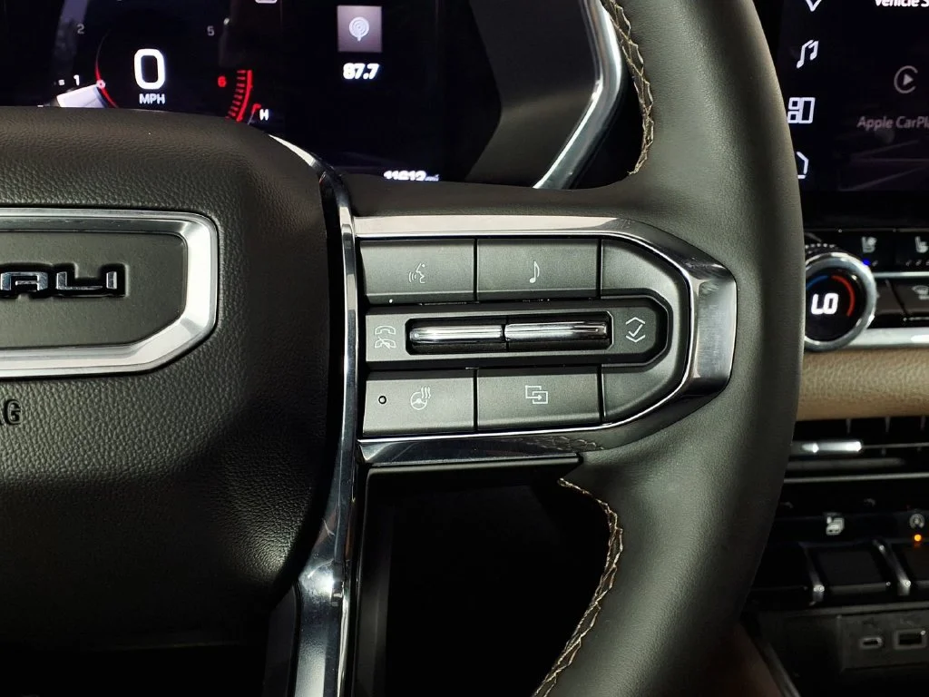 Used 2025 Sterling Metallic GMC Denali image 20