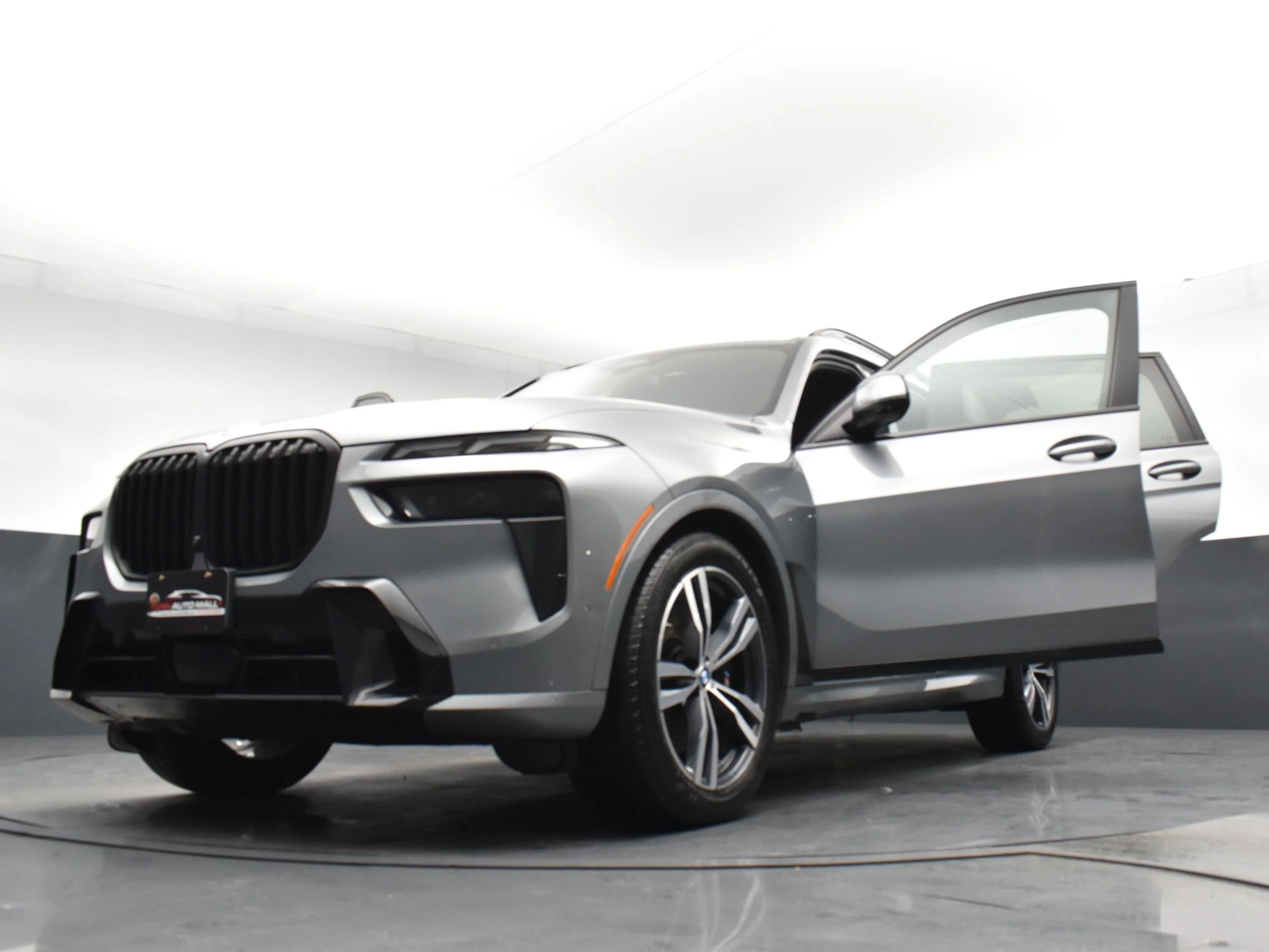 Used 2024 Skyscraper Grey Metallic BMW xDrive40i image 29