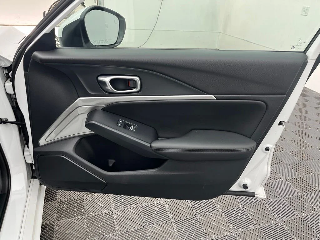 Used 2023 White Acura Base image 31