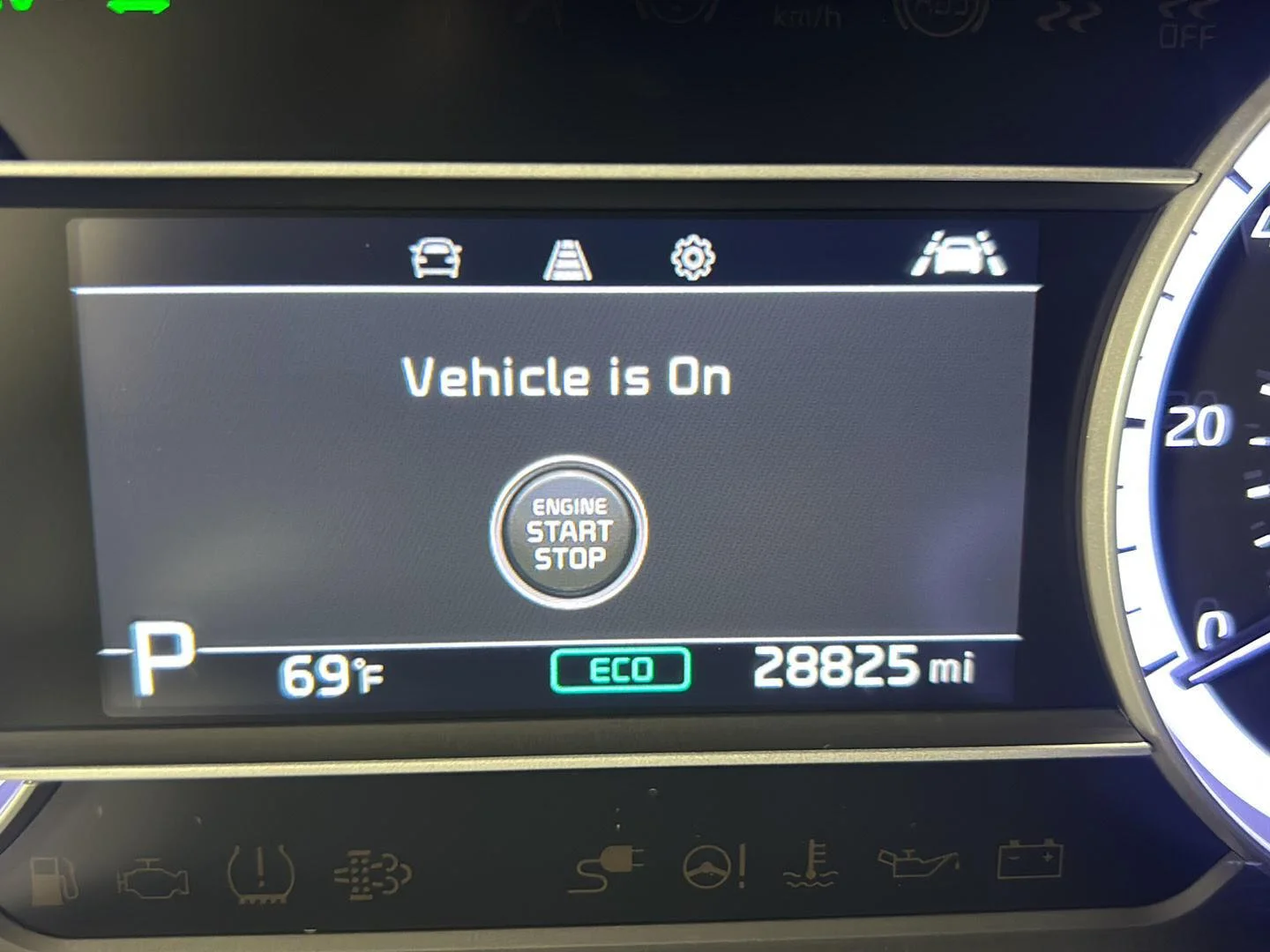 Used 2021 Snow White Pearl Kia LXS image 16