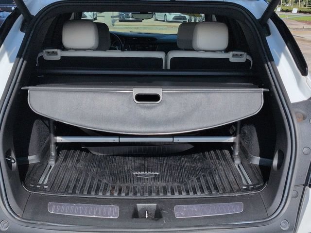 Used 2022 White Cadillac Sport image 12