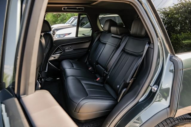 New 2026 Belgravia Green Land Rover SE image 47
