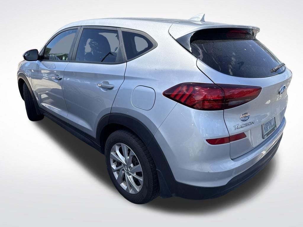 Used 2019 Molten Silver Hyundai SE image 4