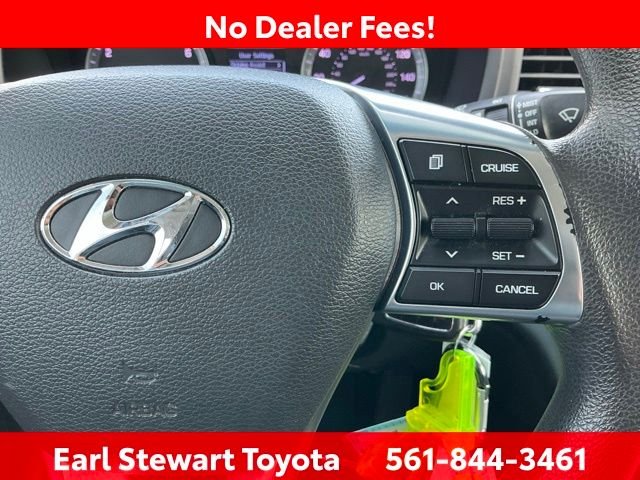 Used 2018 White Hyundai SE image 36