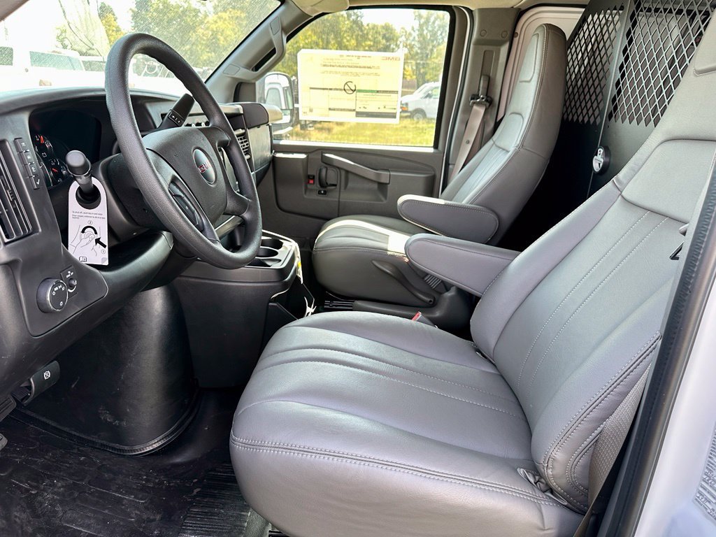 2026 GMC Savana Cargo Work Van - Photo 13