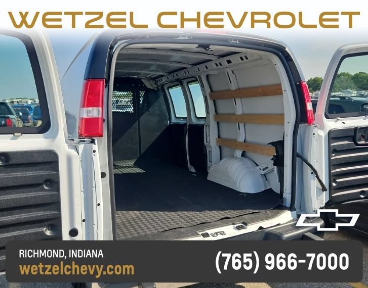 Used 2025 Summit White Chevrolet WT image 5