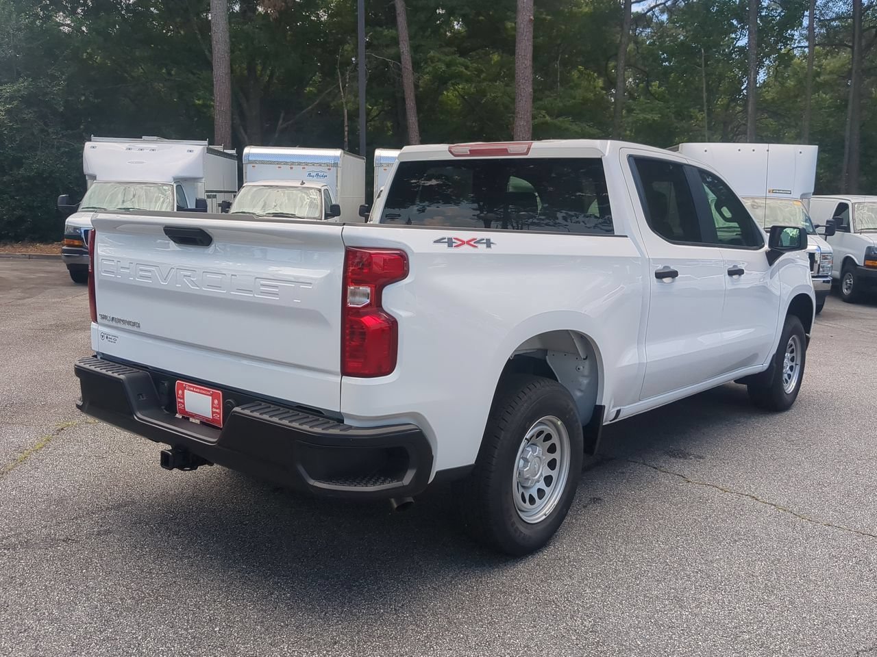 New 2026 Summit White Chevrolet WT image 8