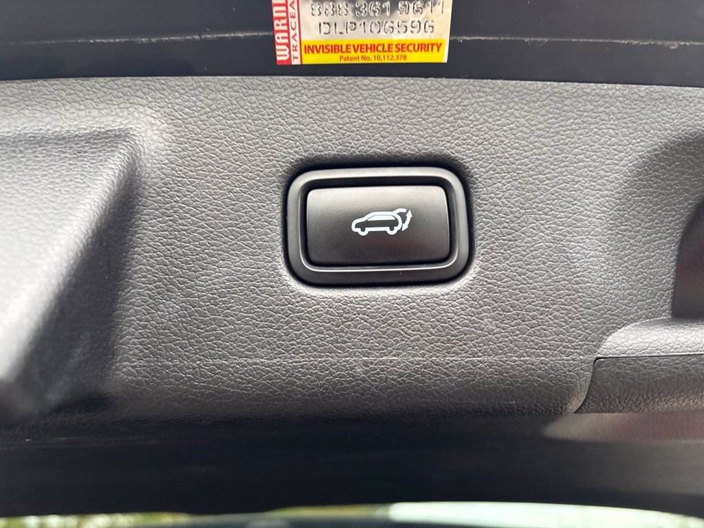 Used 2023 White Hyundai Calligraphy image 24