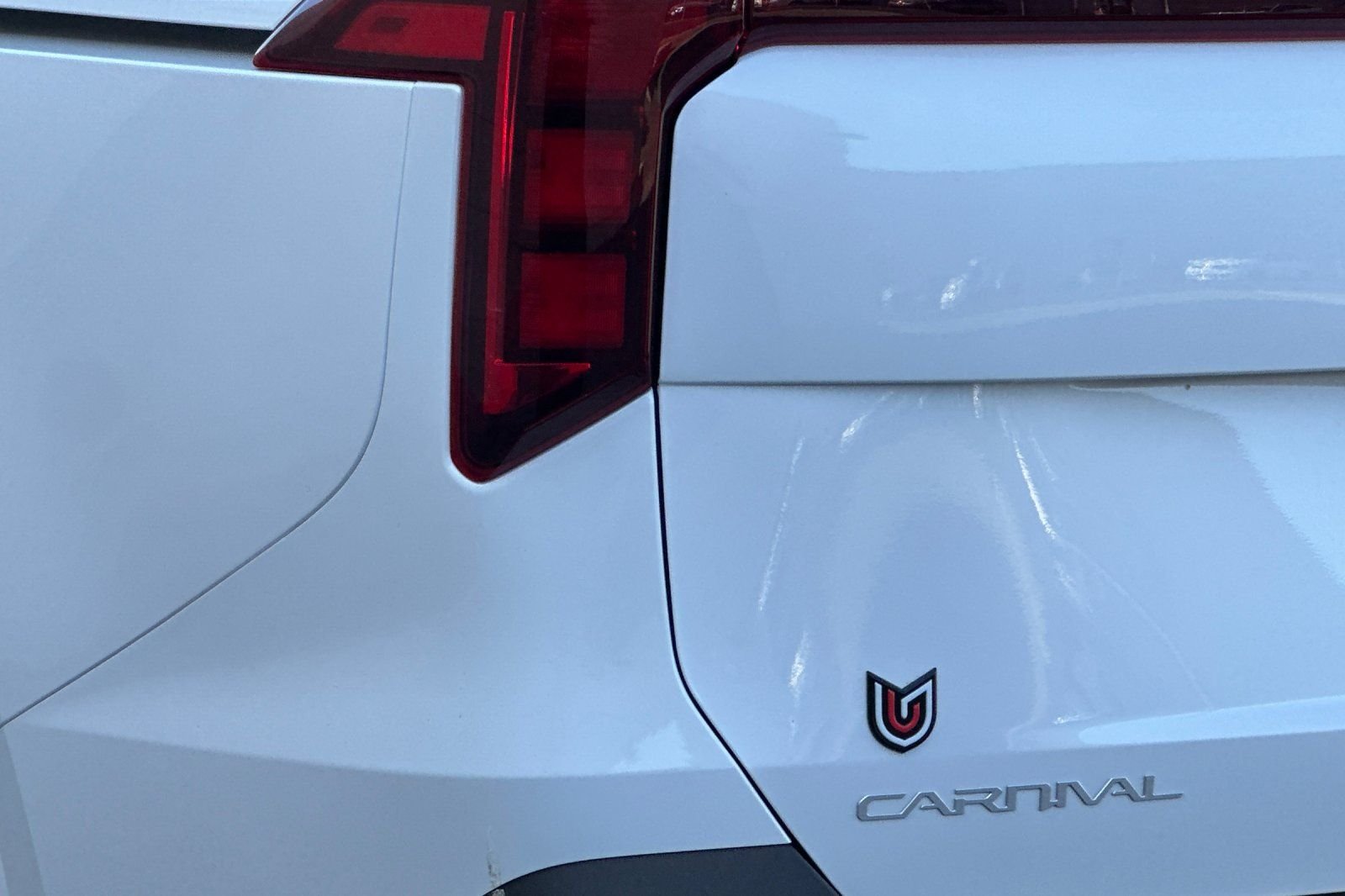 New 2026 White Kia LXS image 28