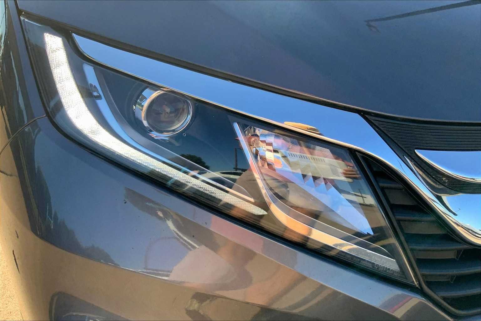 Used 2018 Modern Steel Metallic Honda EX-L image 26