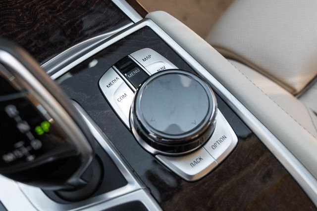 2018 BMW 7 Series 750i - Photo 27