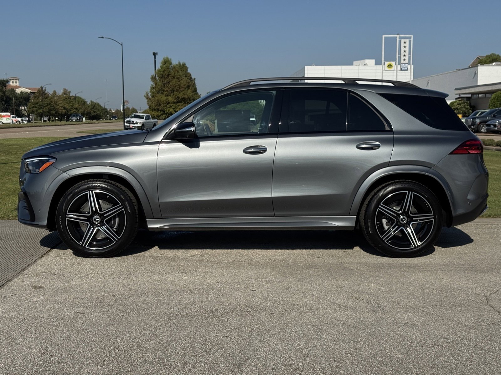 New 2026 Selenite Grey Metallic Mercedes-Benz GLE 450 image 29