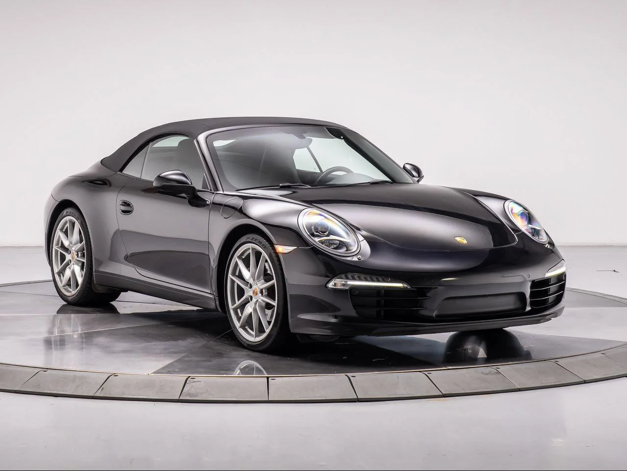 Used 2016 Black Porsche Carrera image 15
