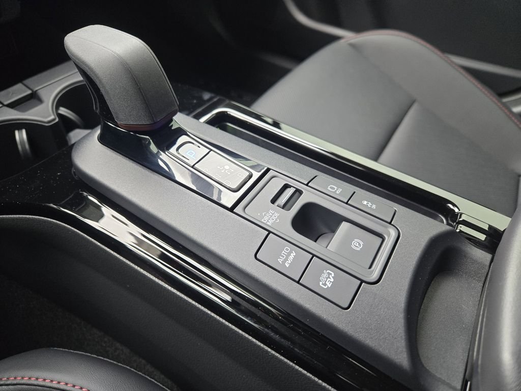 2026 Toyota Prius Plug-in Hybrid XSE - Photo 17