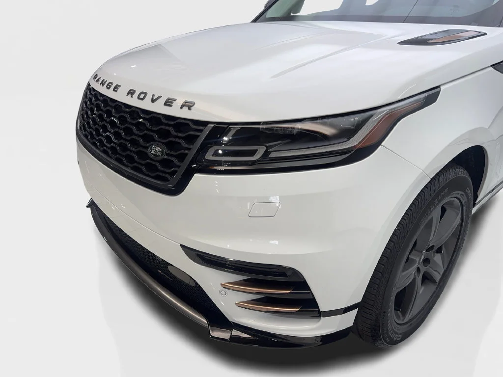Used 2023 White Land Rover R-Dynamic S image 18