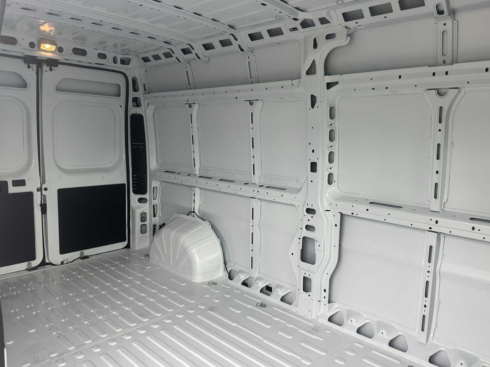 New 2026 Bright White Clear-Coat Exterior Paint RAM Tradesman image 16
