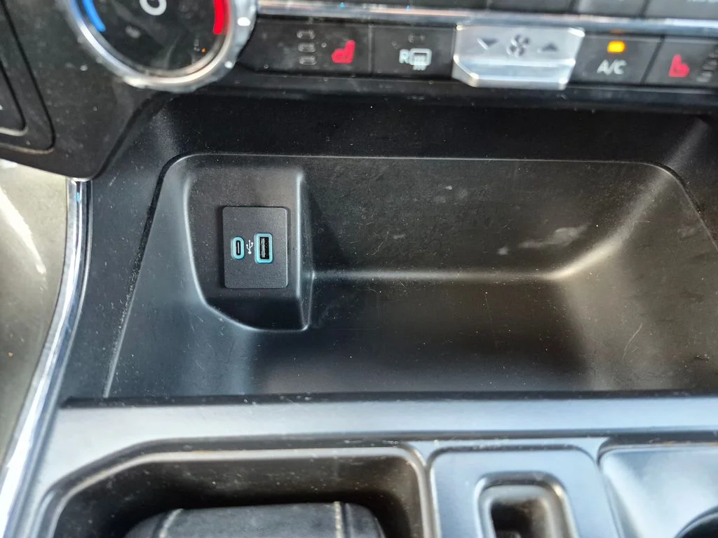 Certified Used 2023 Oxford White Ford XLT image 37