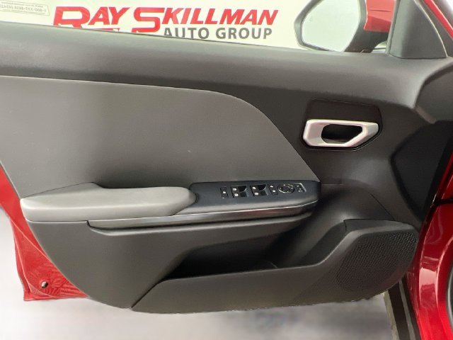 2025 Kia K4 LXS - Photo 29