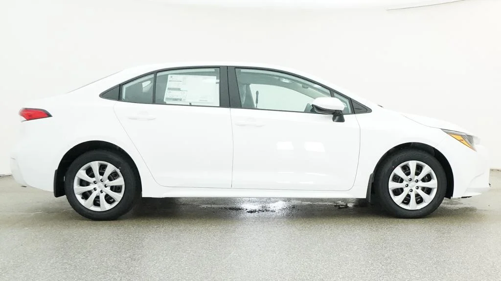 New 2026 Ice Cap Toyota LE image 13