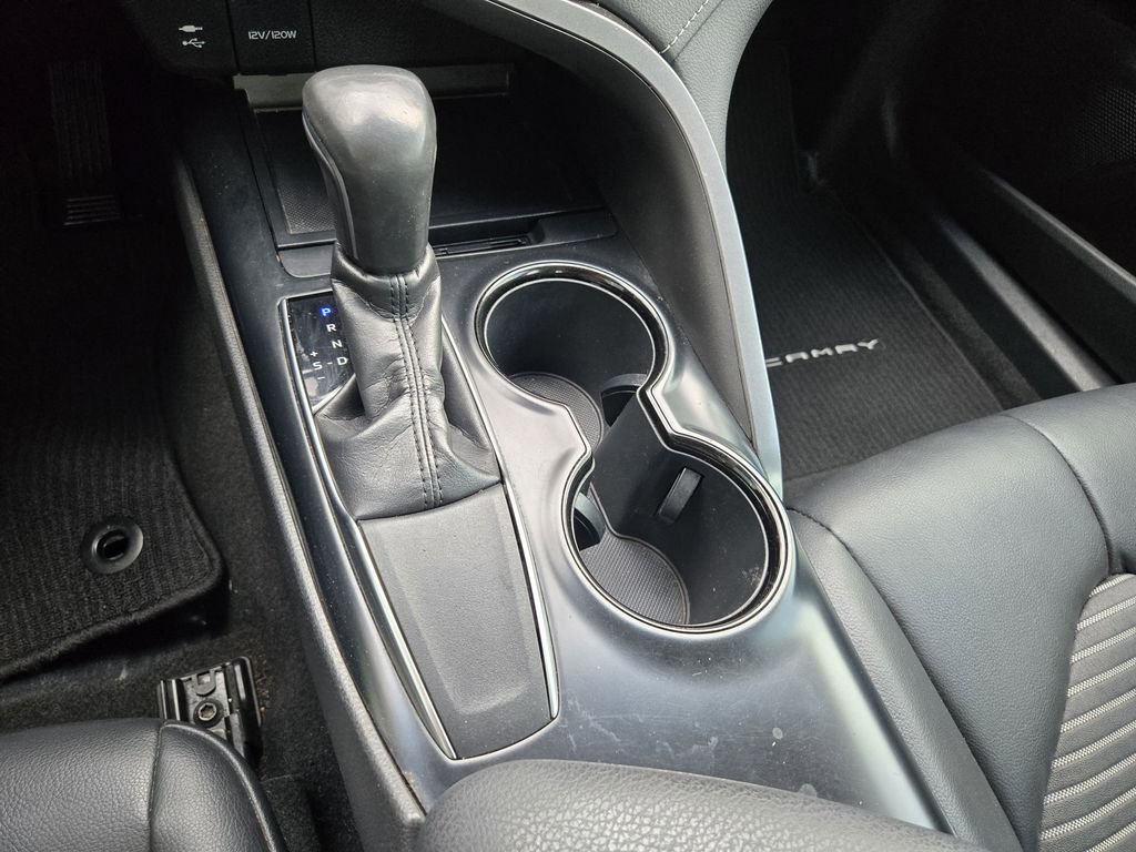 2018 Toyota Camry SE - Photo 14