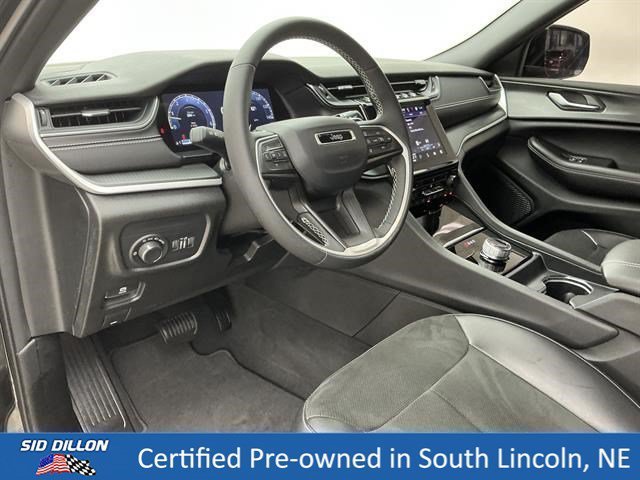 Used 2023 Diamond Black Crystal Pearlcoat Jeep Altitude image 16