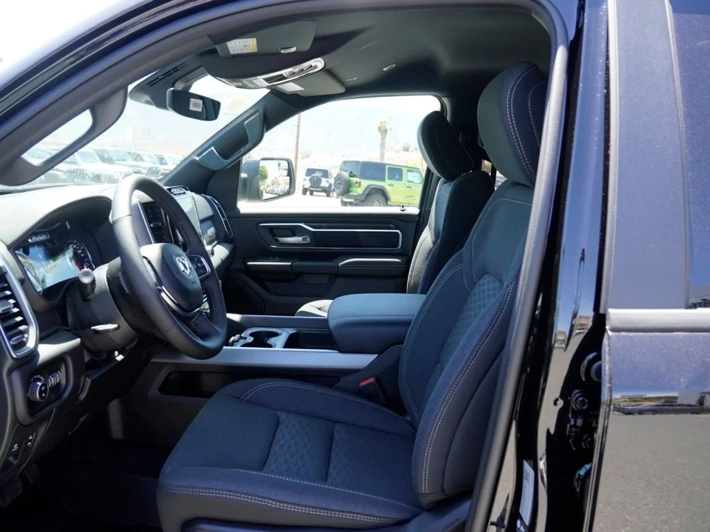 New 2026 Diamond Black Crystal Pearl-Coat Exterior Paint RAM Big Horn/Lone Star image 18