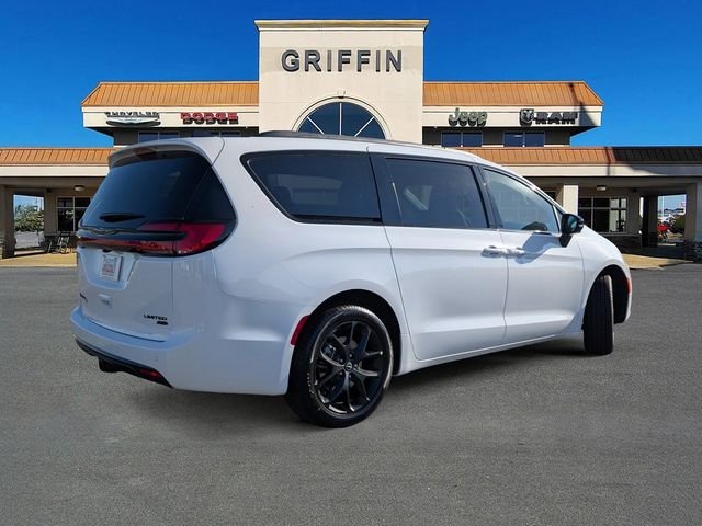 2026 Chrysler Pacifica Limited - Photo 4