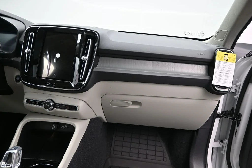 New 2026 Crystal White Volvo Plus image 21