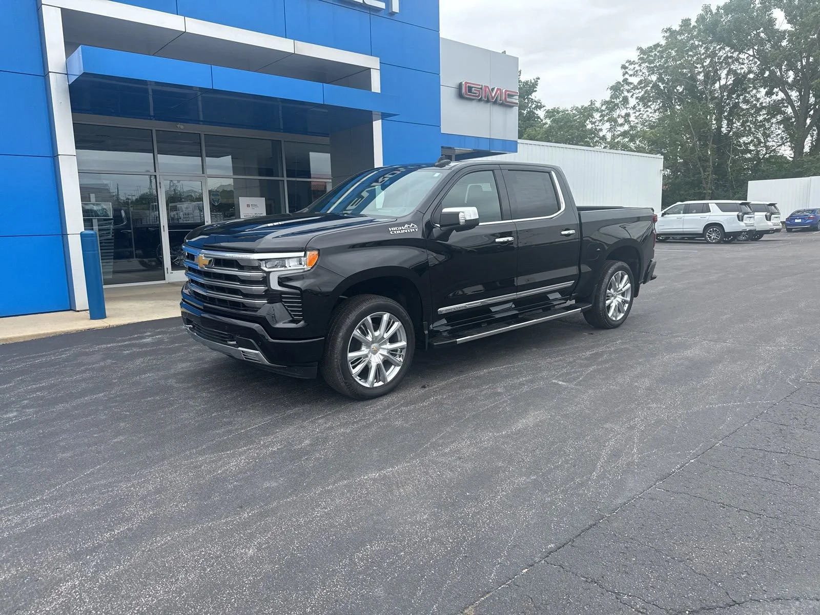 2026 Chevrolet Silverado 1500 High Country - Photo 2