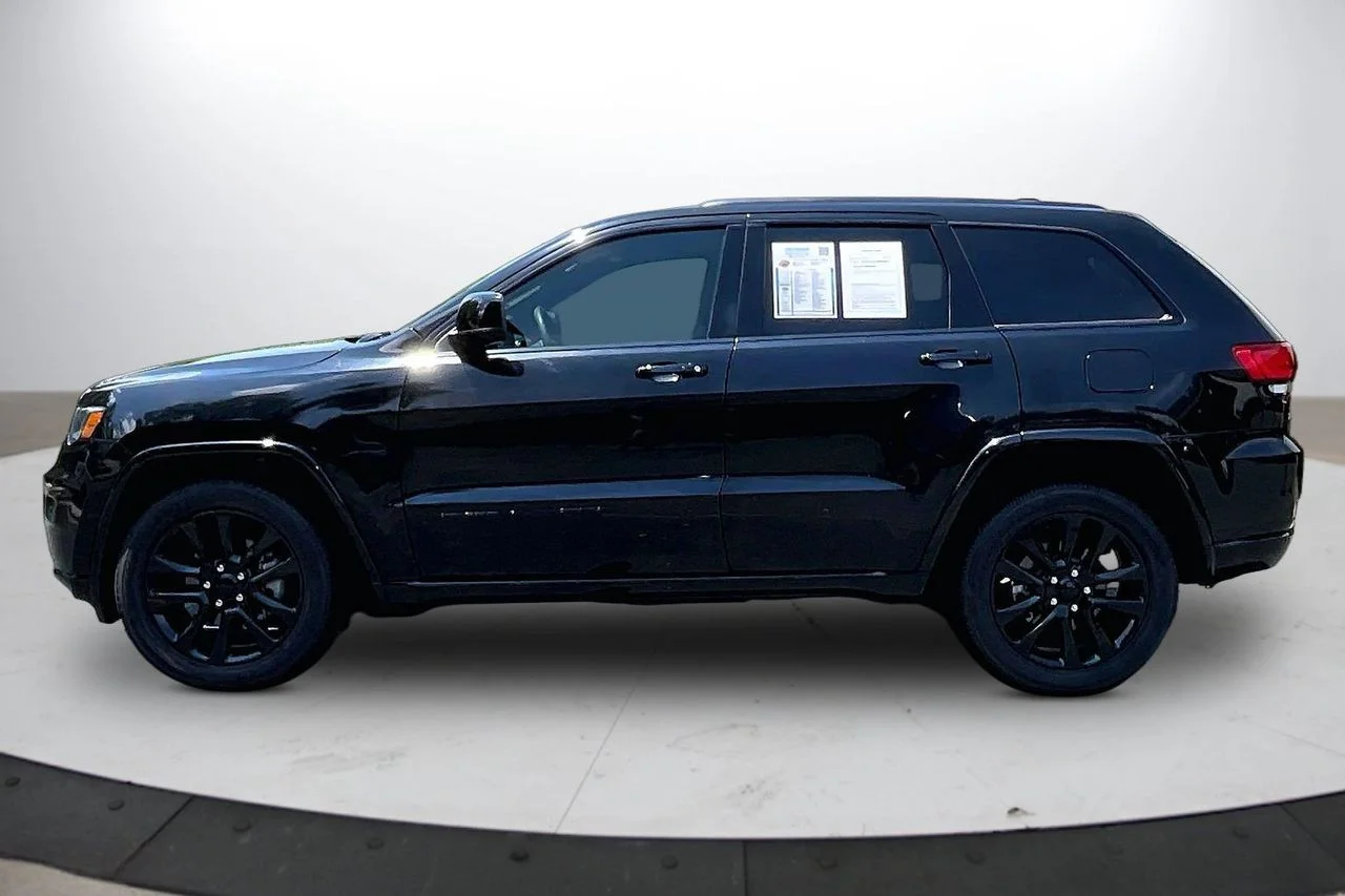 Certified Used 2018 Black Jeep Altitude image 5