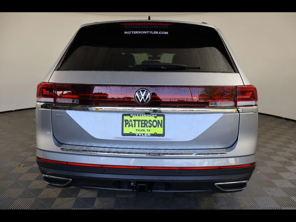 New 2026 Silver Volkswagen SE w/Technology image 5