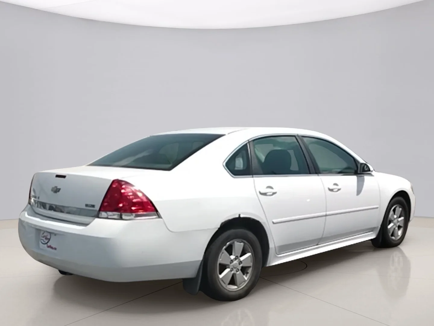 Used 2010 White Chevrolet LT image 5