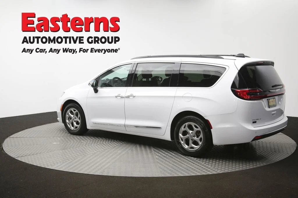 Used 2023 White Chrysler Limited image 66