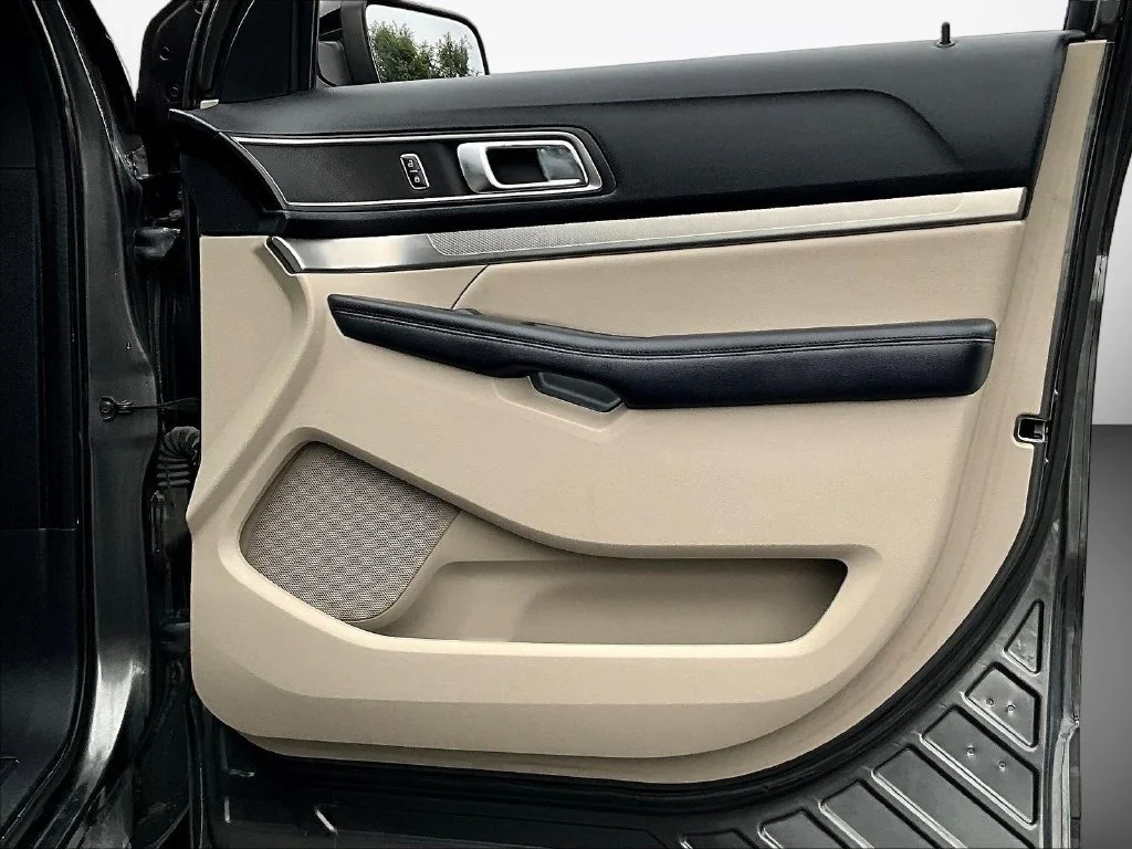 Used 2018 Magnetic Ford XLT image 31