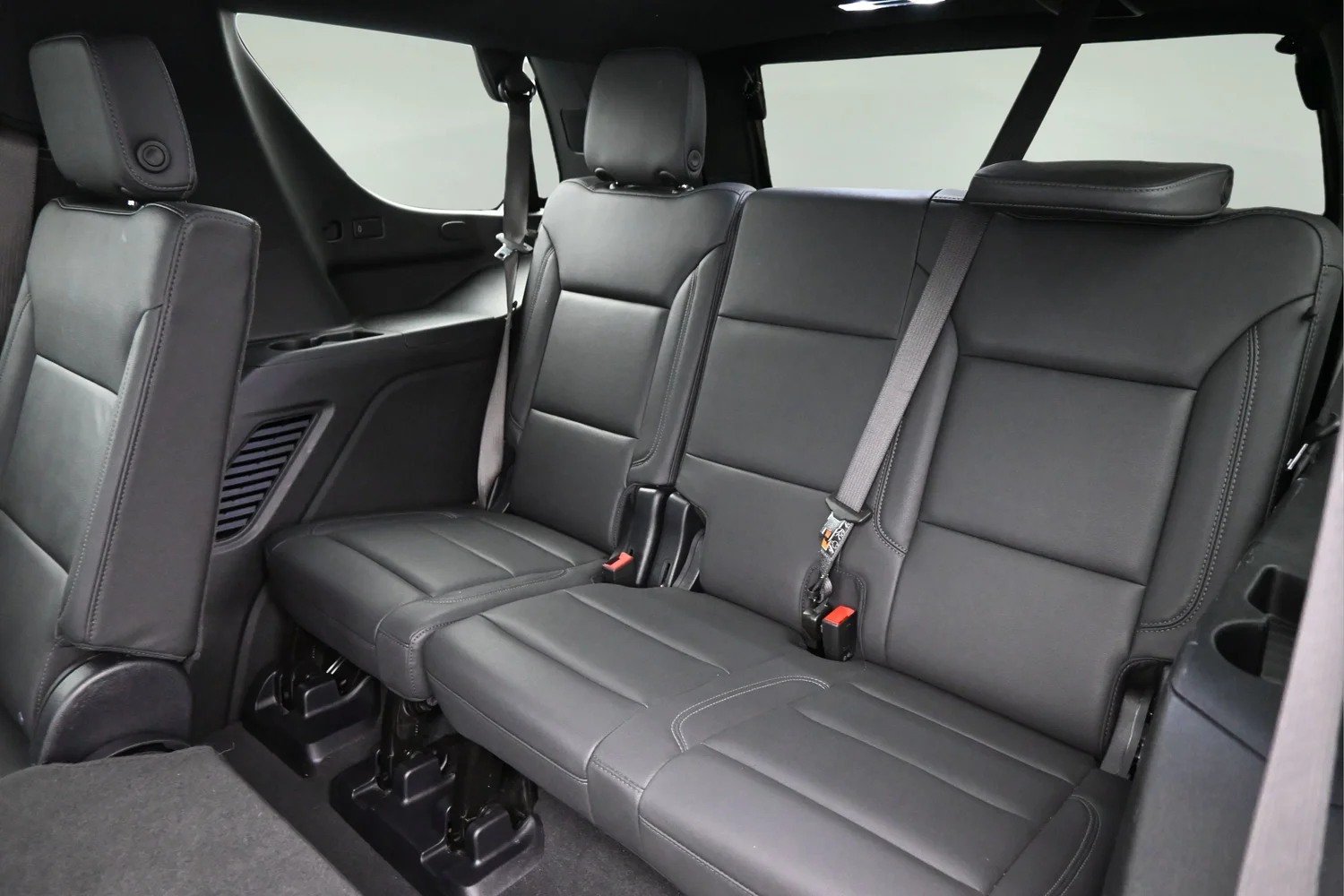 Used 2025 White Chevrolet LT image 15