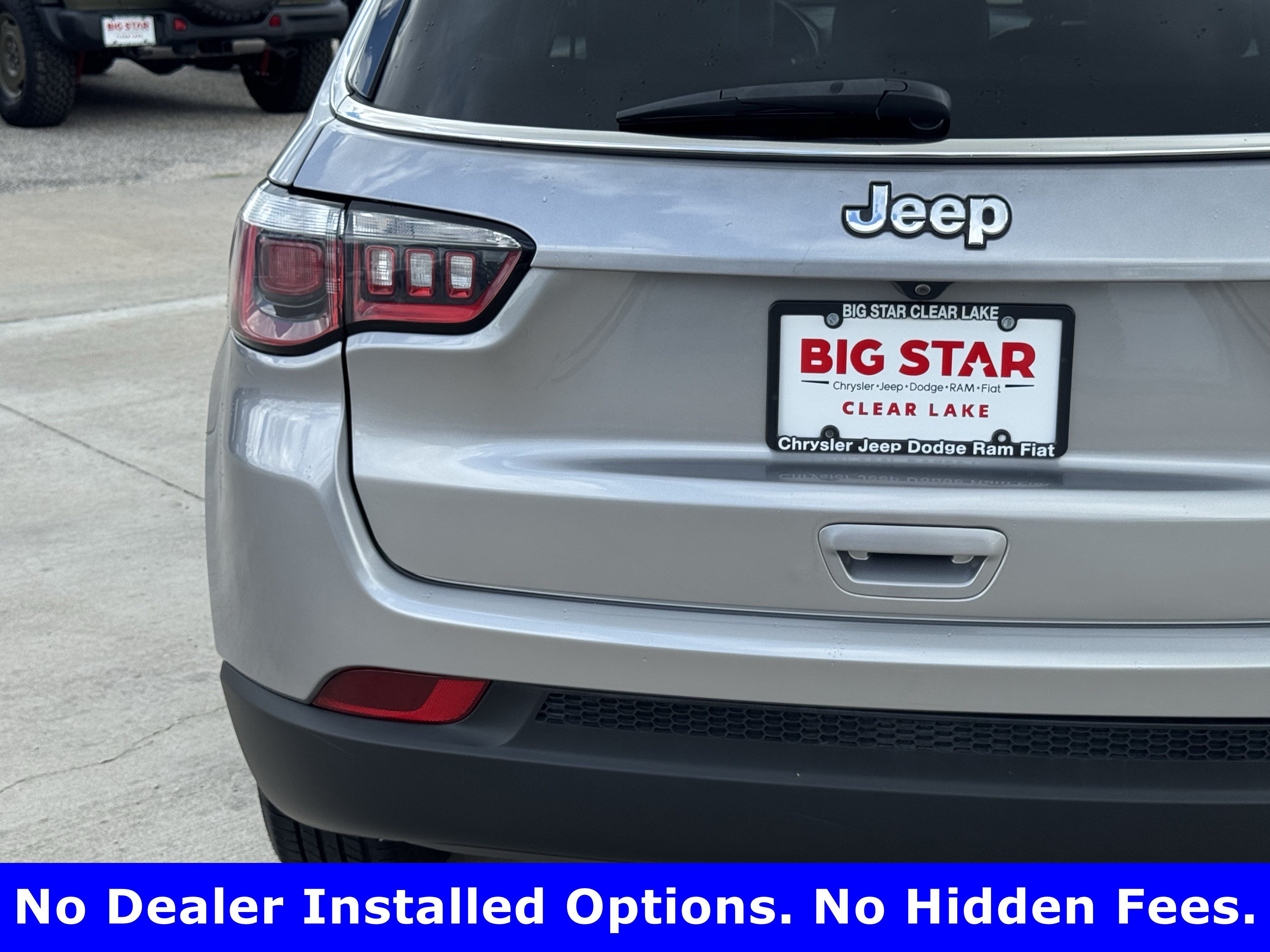 Used 2020 Billet Silver Metallic Clearcoat Jeep Latitude image 10