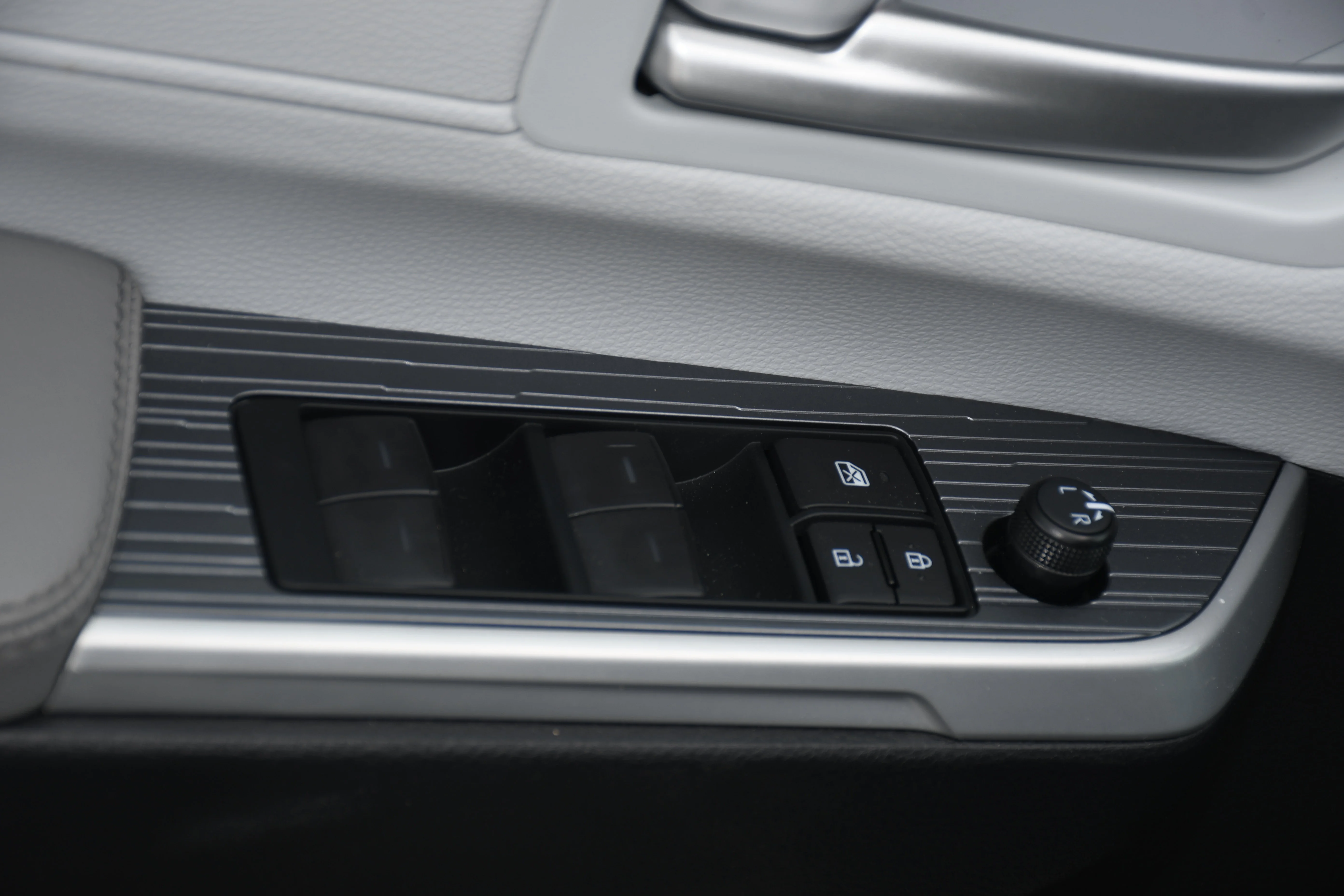 Used 2026 Beige Toyota XLE image 10