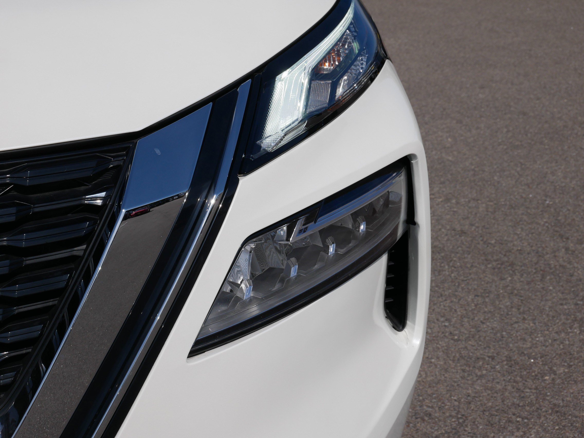 2021 Nissan Rogue SV - Photo 16