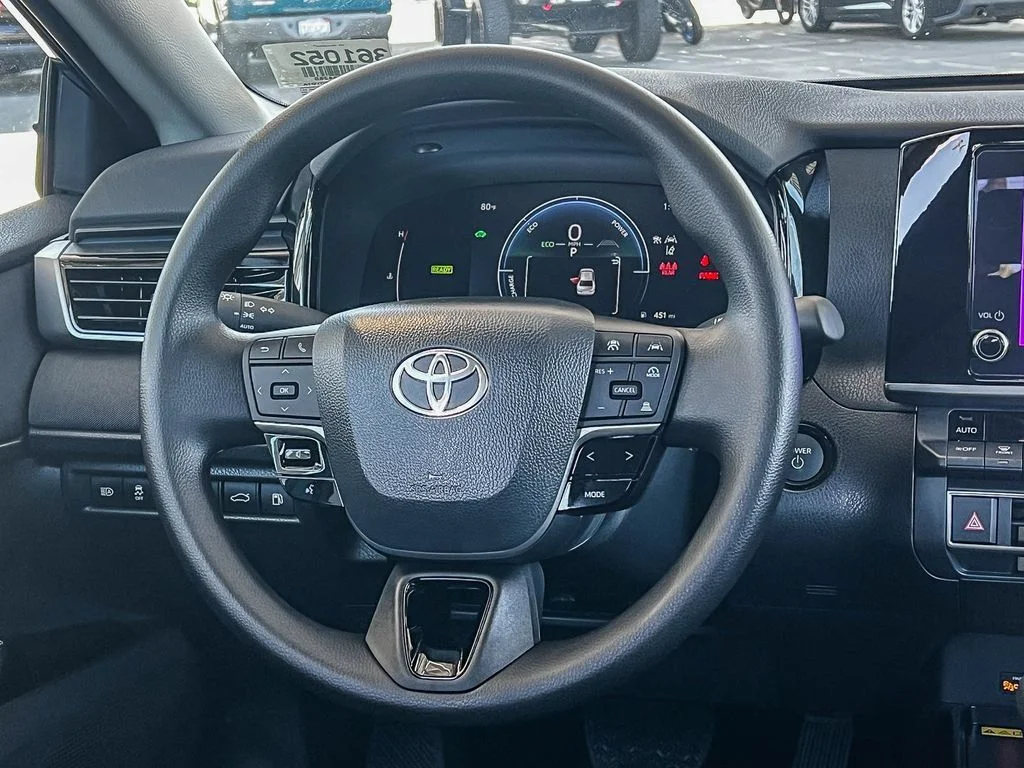 Used 2026  Toyota LE image 24