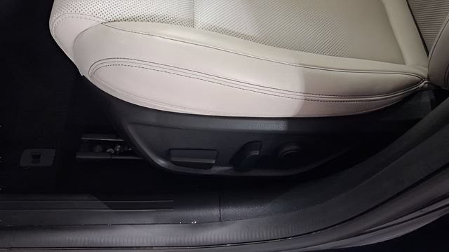 2025 GENESIS G70 Standard - Photo 30