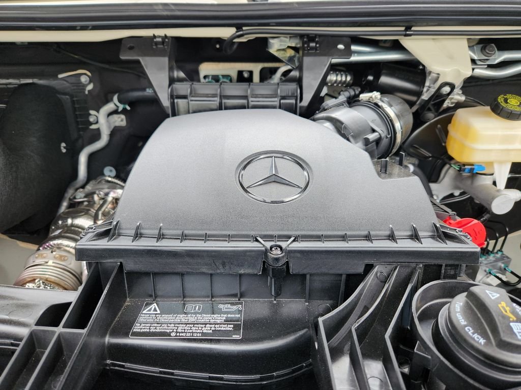 New 2026 Pebble Grey Mercedes-Benz CARGO image 19