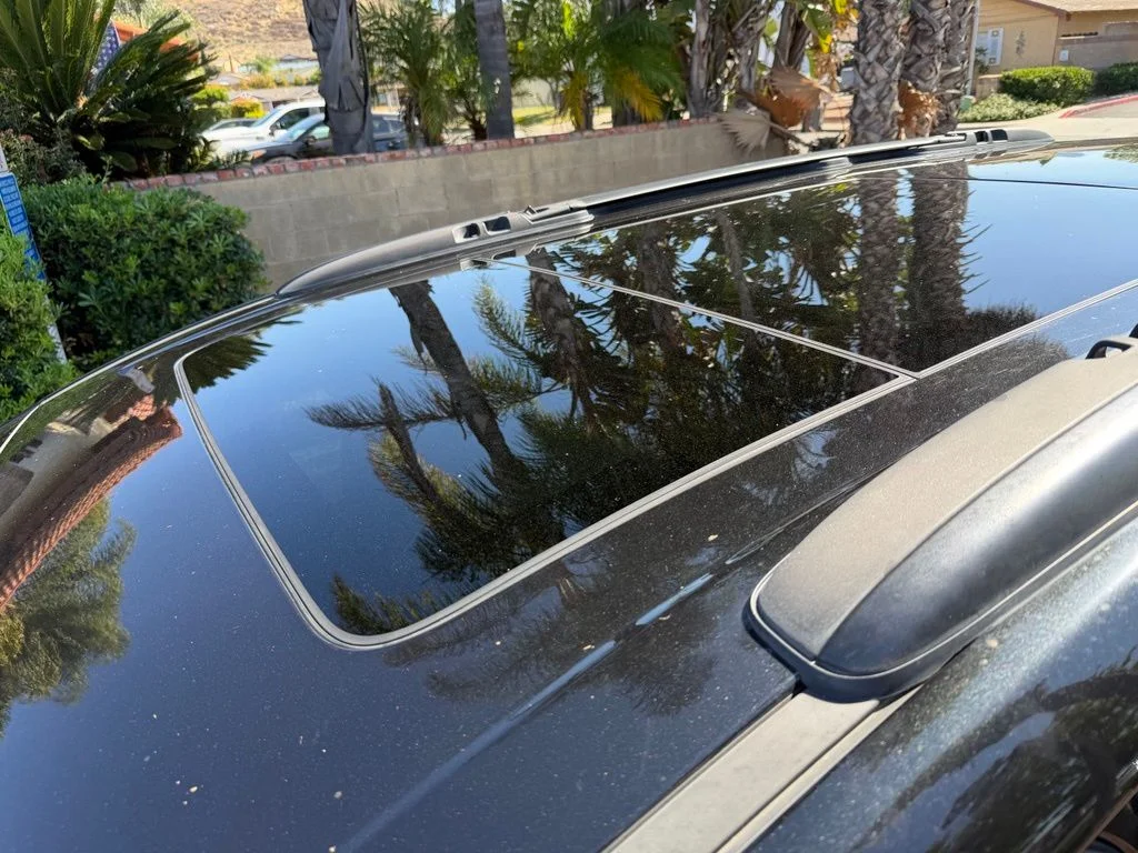 Used 2019 Black Chrysler Limited image 7