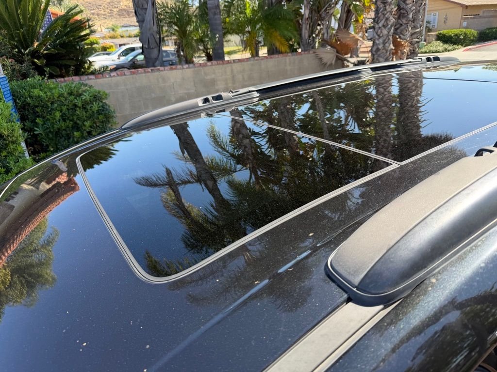 Used 2019 Black Chrysler Limited image 7