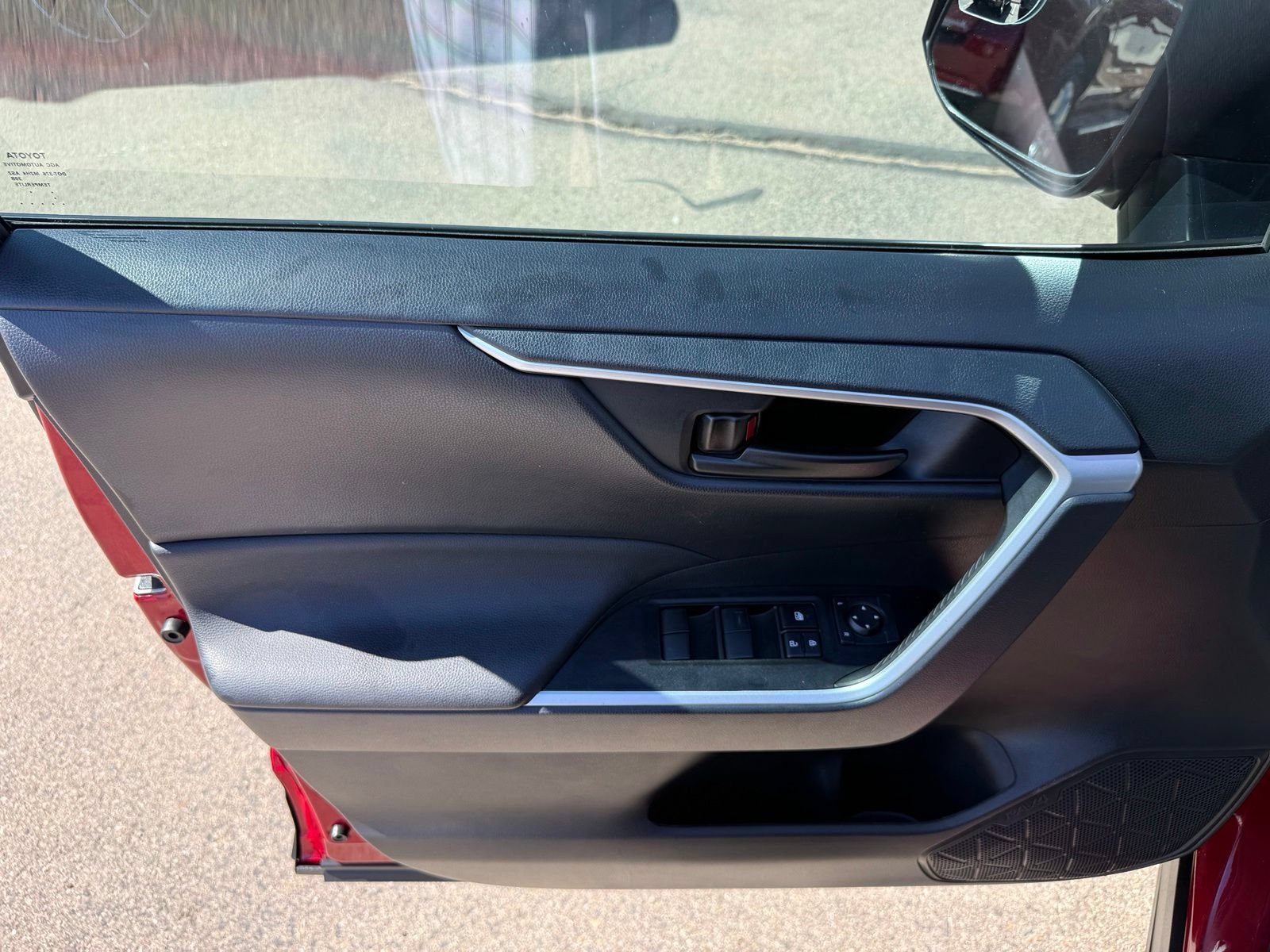 2025 Toyota RAV4 LE - Photo 11
