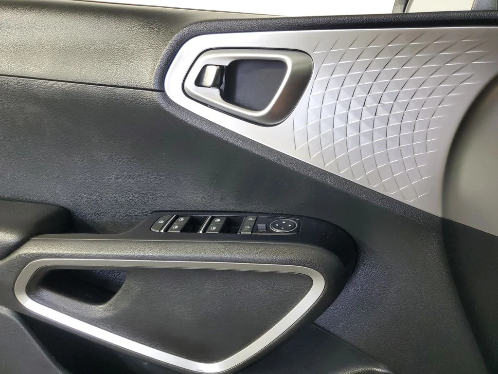 Used 2025 White Kia LX image 25