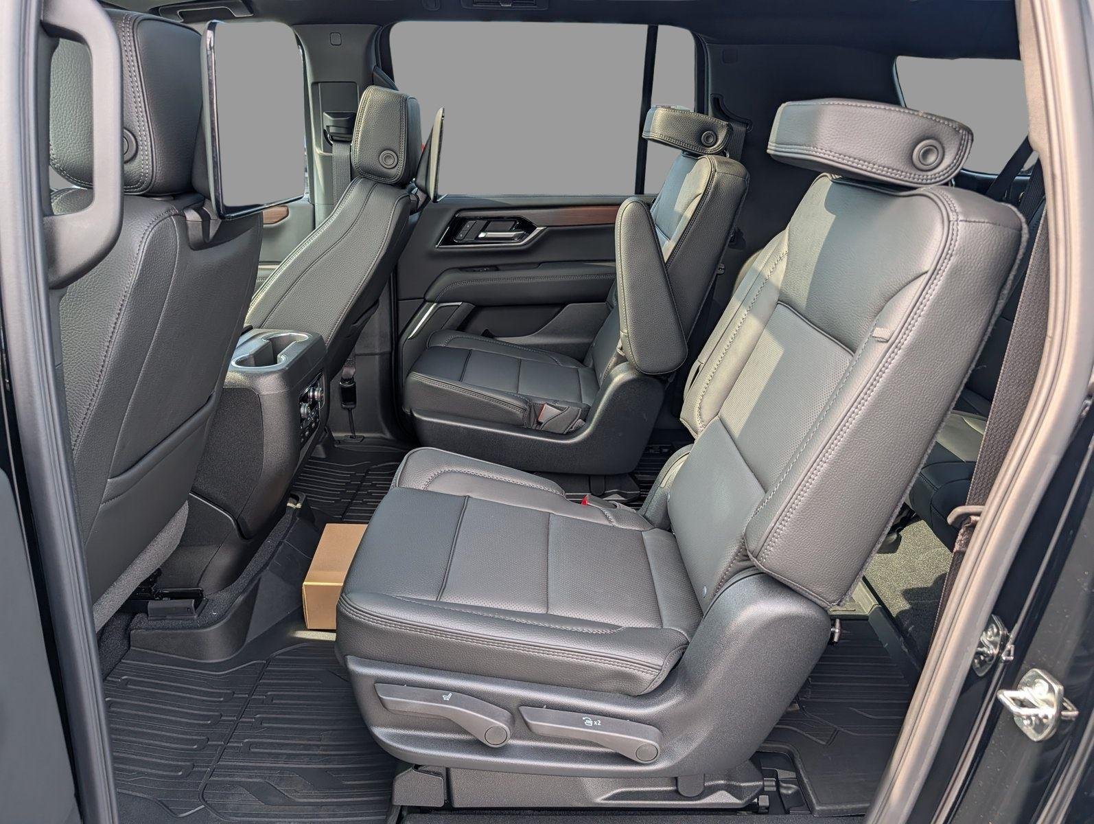 2026 GMC Yukon XL Denali - Photo 34