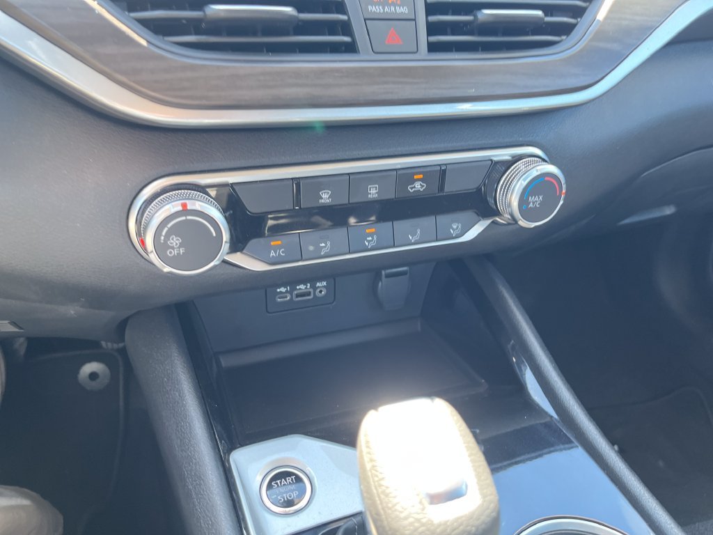 Used 2024 White Nissan 2.5 SV image 18
