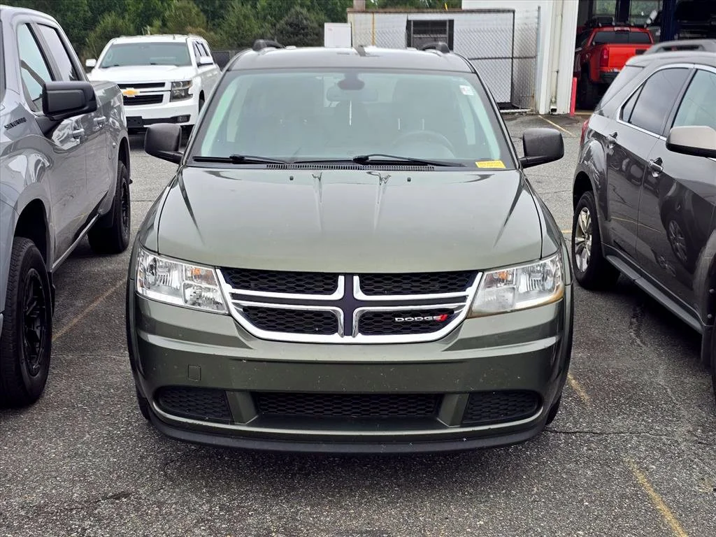 Used 2019 Green Dodge SE image 10