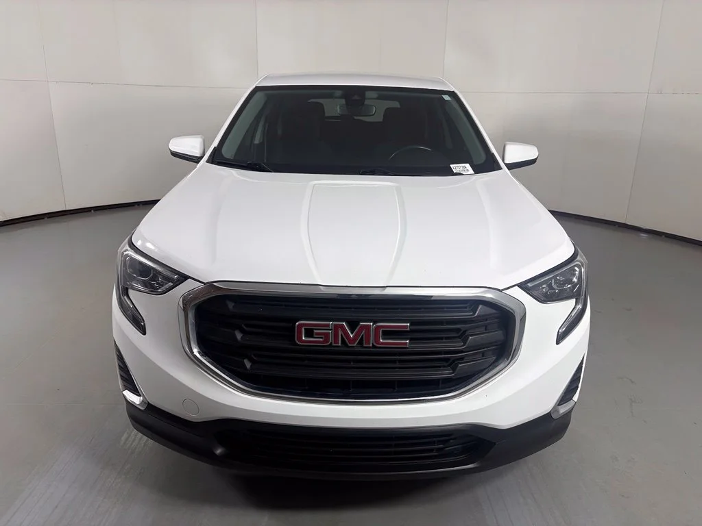 Used 2021 White GMC SLE image 3