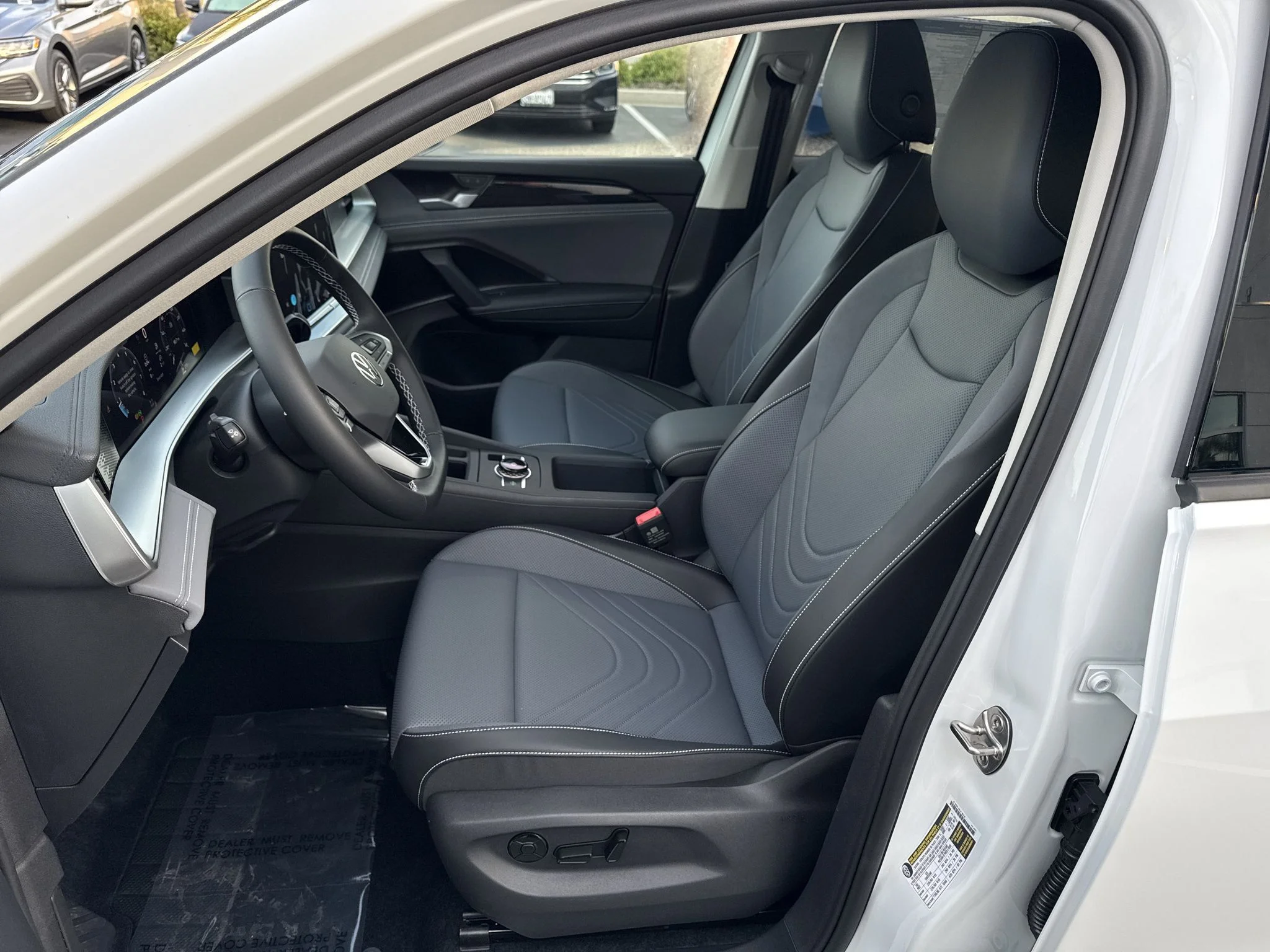 New 2026 Pure White Volkswagen SE image 14